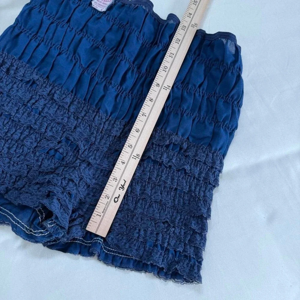 Blue ruffle bloomer shorts‎  60s navy ruffle shorts size medium